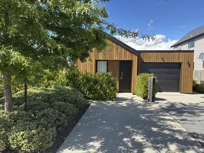 8 Matakanui Lane, Wanaka