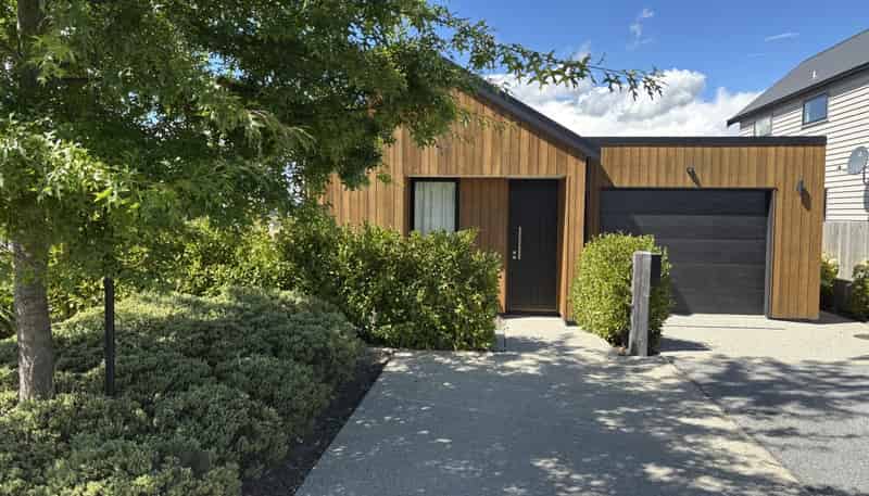 8 Matakanui Lane, Wanaka