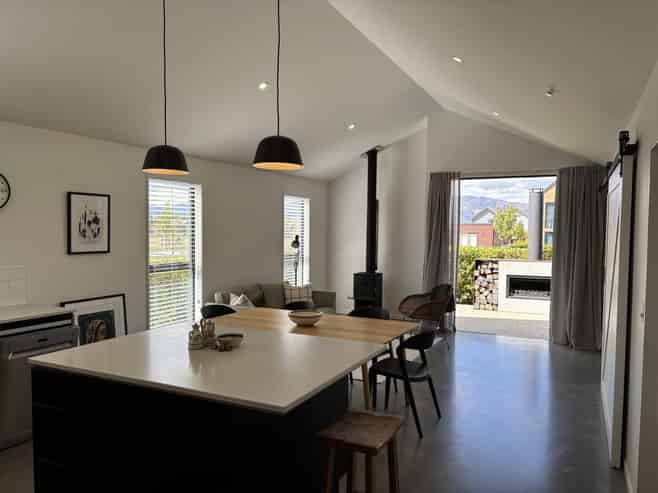 8 Matakanui Lane, Wanaka