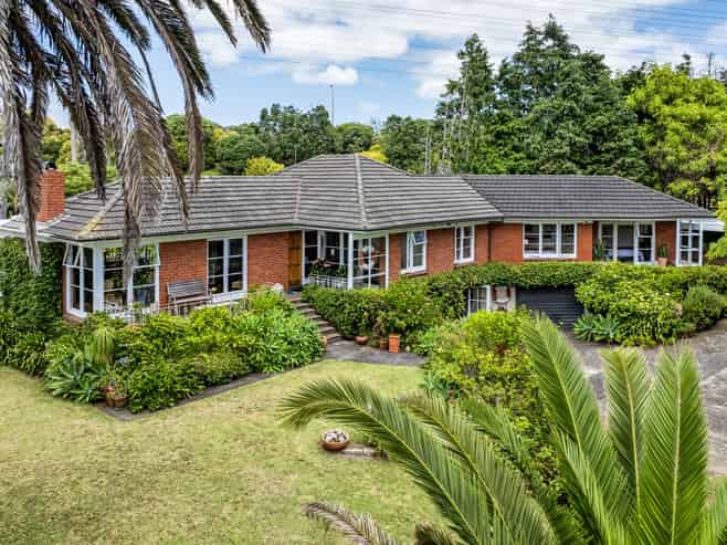 153 and 15 Waipuna Road East, Mount Wellington