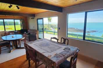 21 Otutehapari Road, Waihau Bay
