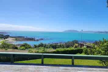 21 Otutehapari Road, Waihau Bay