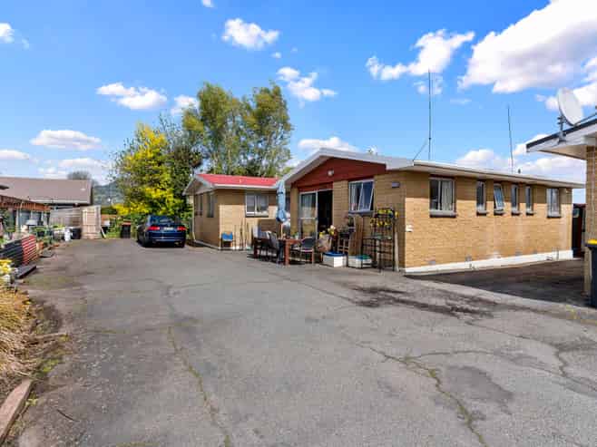 5, 6, 7, 8/6 Berwick Street, MOSGIEL