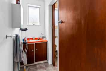 5, 6, 7, 8/6 Berwick Street, MOSGIEL