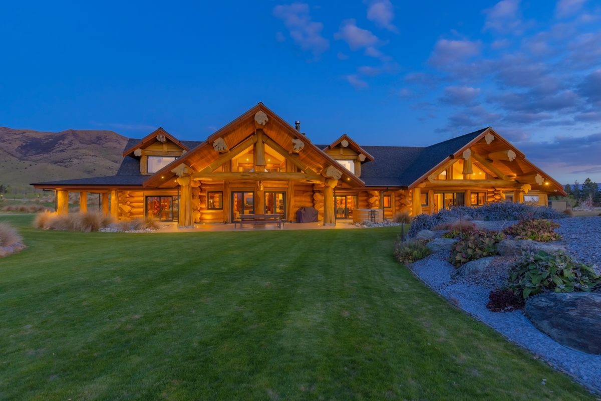 Luxury Master Built Cedar Estate in Central Otago - Vedere 2