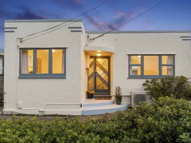 90 Farnham Street, Mornington