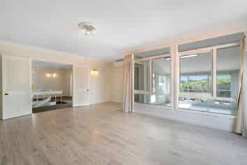 9 Geneva Place, Blockhouse Bay