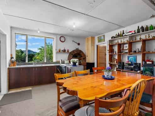 53 Broadway, Picton