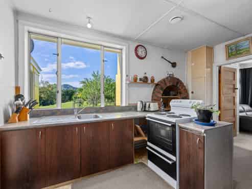 53 Broadway, Picton