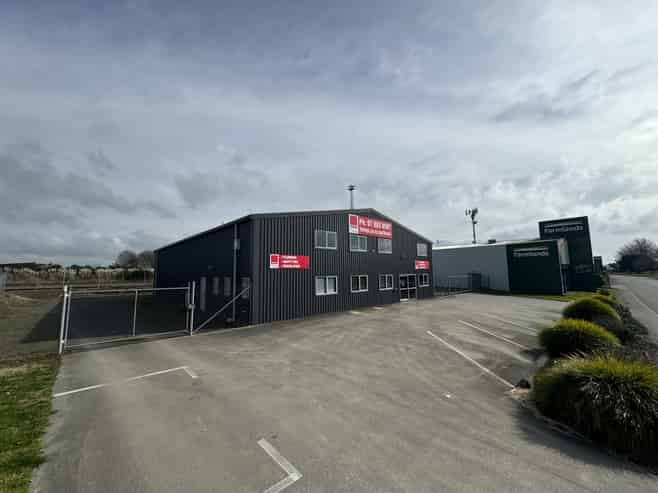 Standout premises in Putaruru with profile to SH1