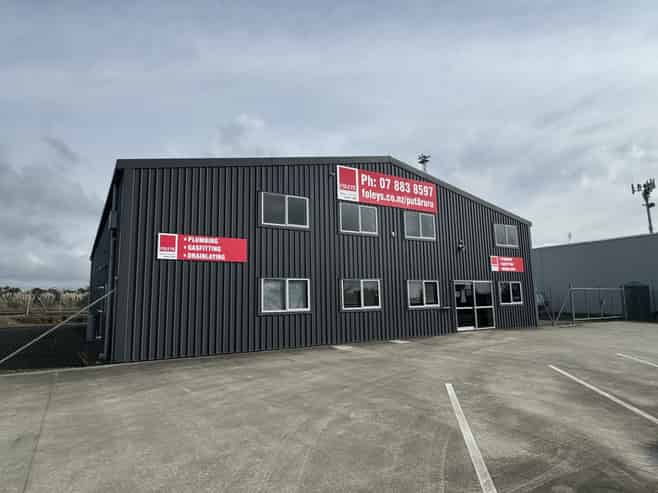 Standout premises in Putaruru with profile to SH1