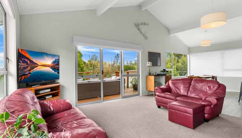 15 Bickerstaffe Road, Maungaturoto