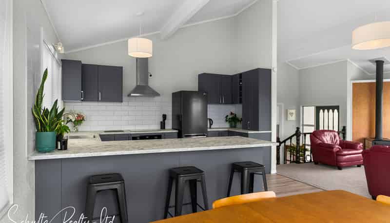 15 Bickerstaffe Road, Maungaturoto