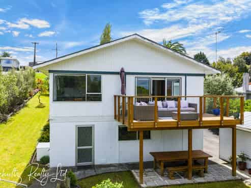 15 Bickerstaffe Road, Maungaturoto