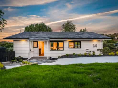 14 Landsdale Place, Massey