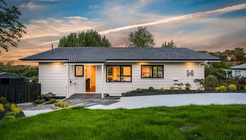 14 Landsdale Place, Massey