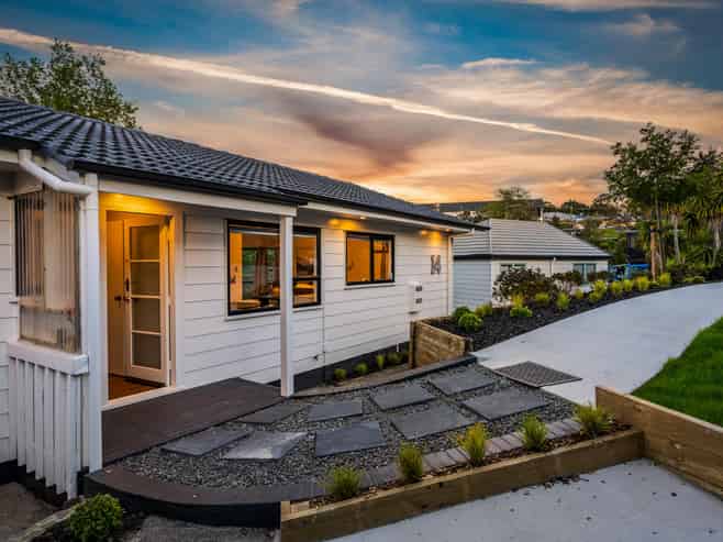 14 Landsdale Place, Massey