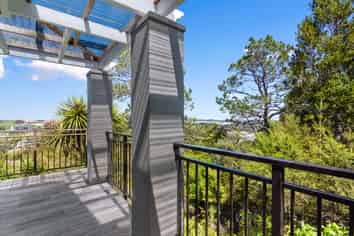 88 Naples Way, Albany