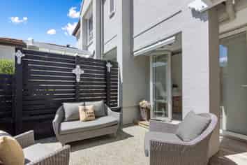 88 Naples Way, Albany