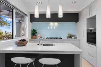 88 Naples Way, Albany