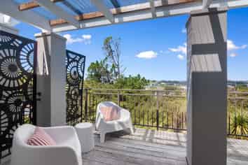 88 Naples Way, Albany
