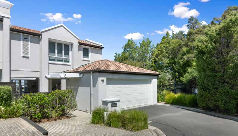 88 Naples Way, Albany