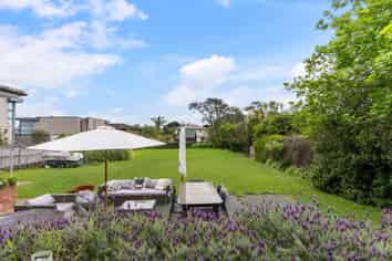 6 Norwood Road, Bayswater