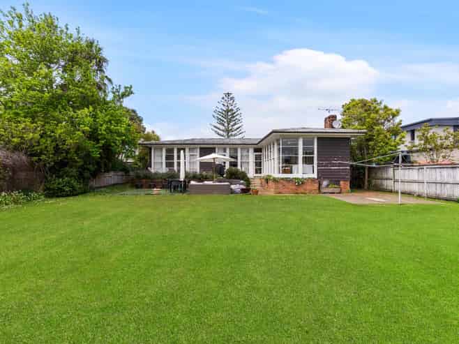 6 Norwood Road, Bayswater