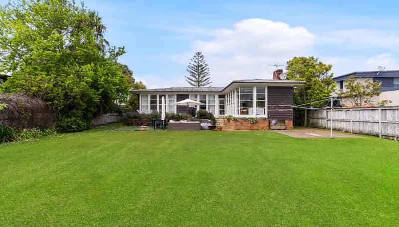 6 Norwood Road, Bayswater