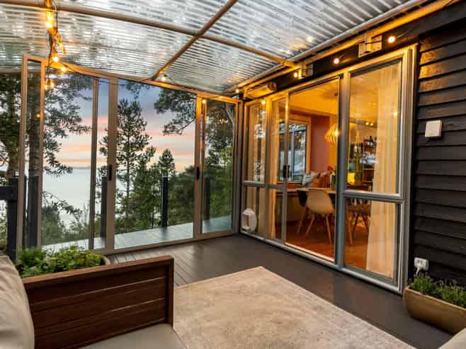 11 Wood Bay Road, Titirangi