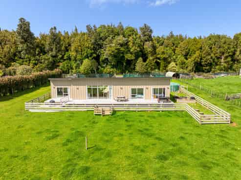 2 Sarona Park Drive, Omanawa