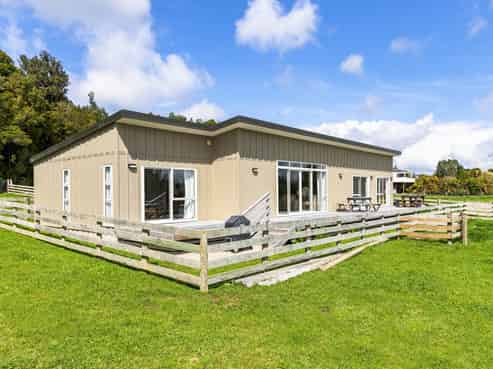 2 Sarona Park Drive, Omanawa