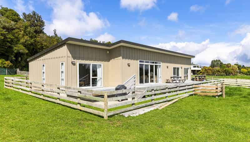 2 Sarona Park Drive, Omanawa