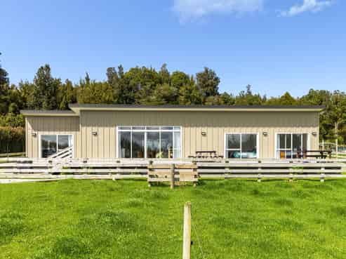 2 Sarona Park Drive, Omanawa