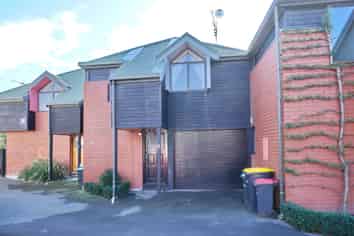 8/27 Darvel Street, Riccarton