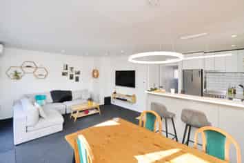 8/27 Darvel Street, Riccarton