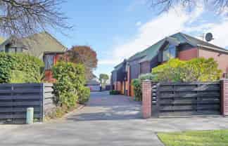 8/27 Darvel Street, Riccarton