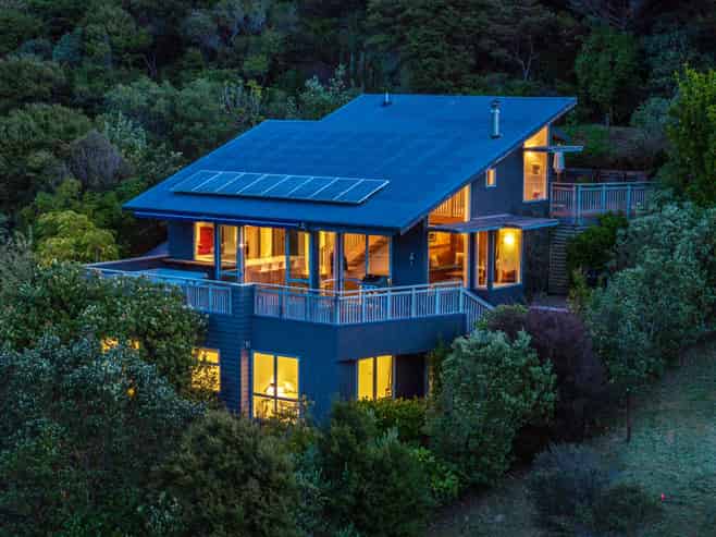 11 Empire Avenue, Oneroa