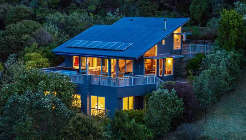 11 Empire Avenue, Oneroa