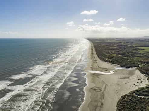 3 and 5 Beachview Grove, Peka Peka