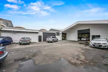 Expansive Investment Opportunity - Dual Tenancies 