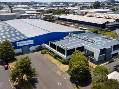  CBRE | Premium Facility with Flexible Solutions