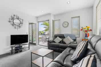 B107/525 East Coast Road, Browns Bay