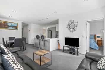 B107/525 East Coast Road, Browns Bay