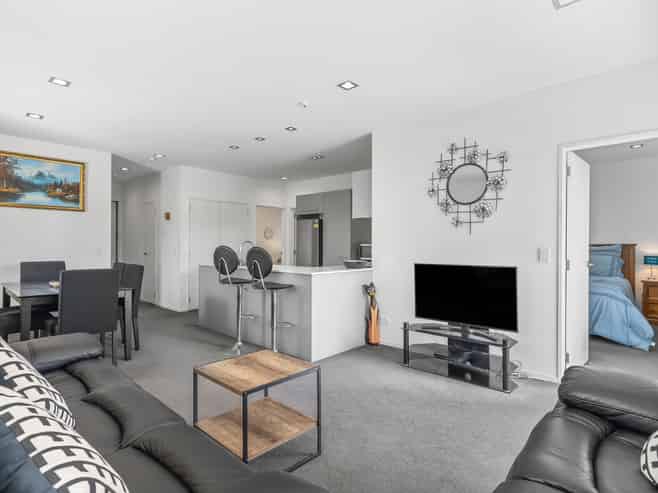 B107/525 East Coast Road, Browns Bay