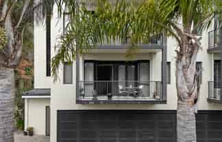 B107/525 East Coast Road, Browns Bay