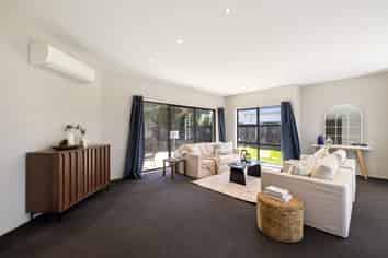 8 Marble Court, Northwood