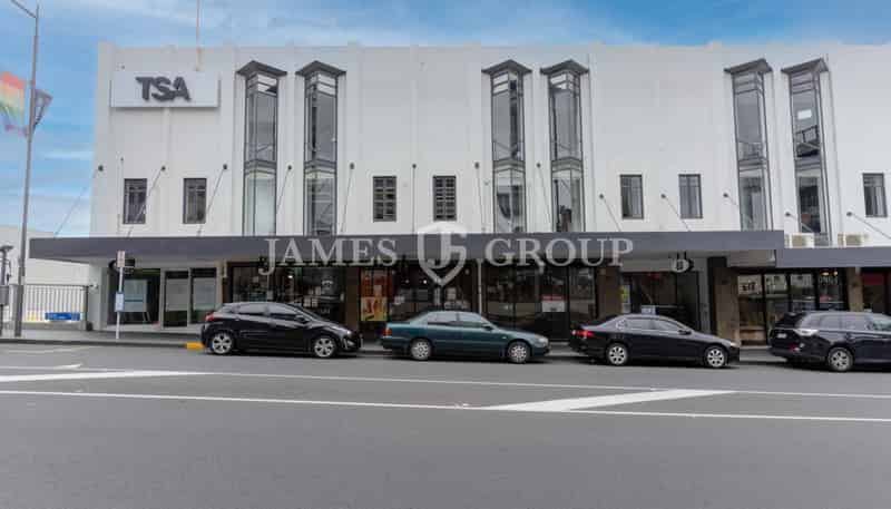 88 Broadway, Newmarket