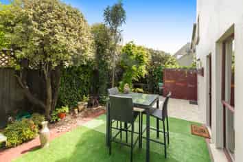 8/16 Derby Street, Saint Albans