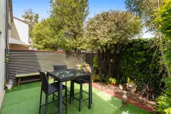 8/16 Derby Street, Saint Albans